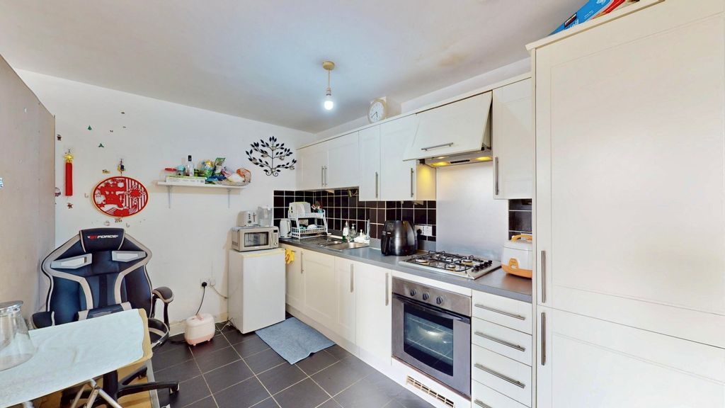 Property photo 2 of 18 Picture No. 19