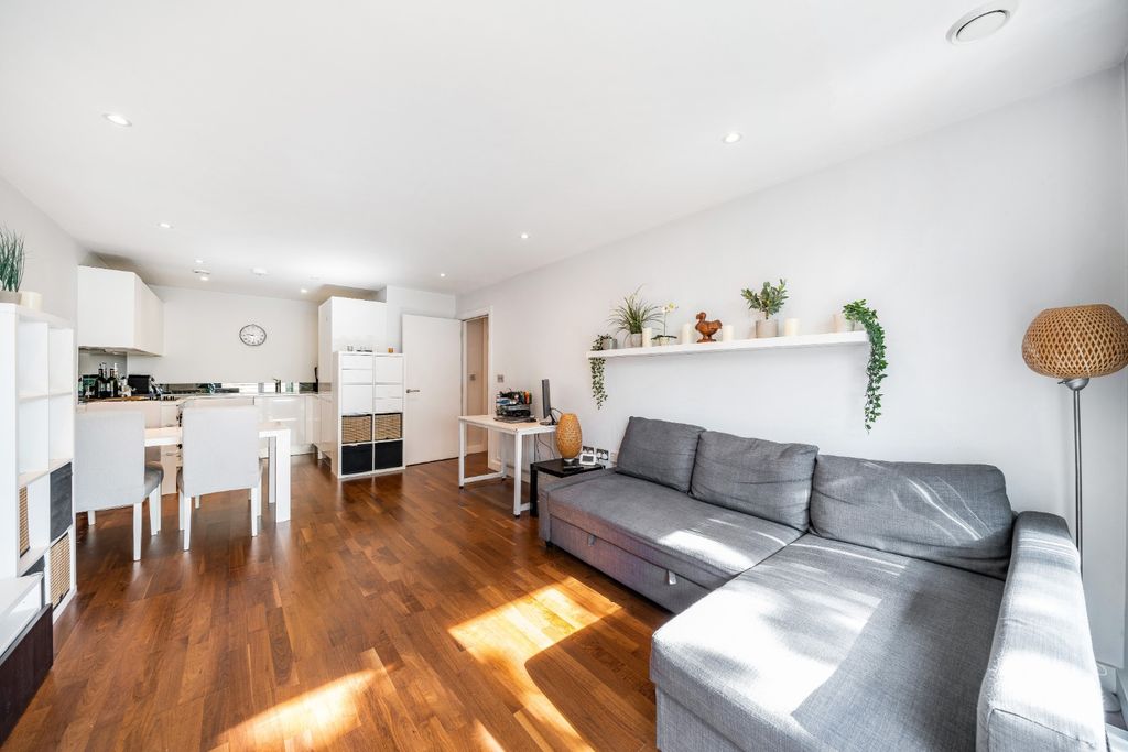 Property photo 3 of 13 3504836