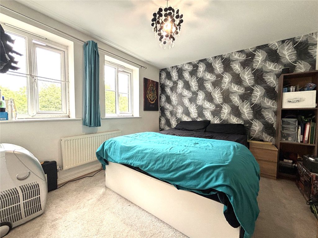 Additional image 4 of 1 bed flat for saleDoctors Acre, Hook, Hampshire RG27