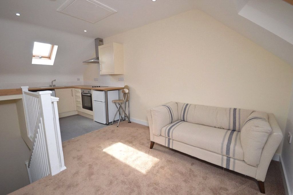 Property photo 2 of 7 Living Room/ Kitchen