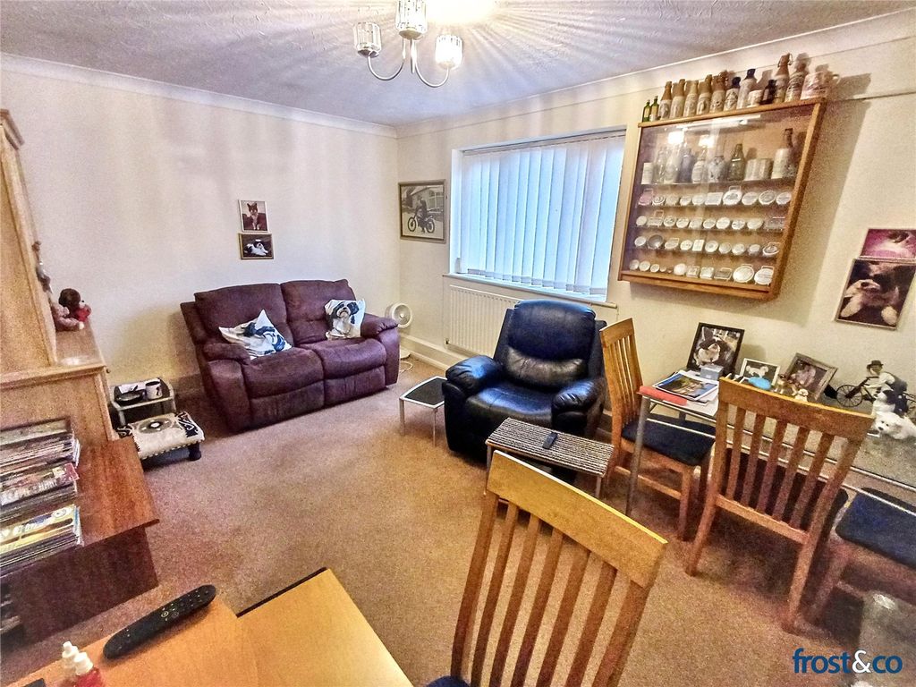 Property photo 2 of 8 Living/Dining Room