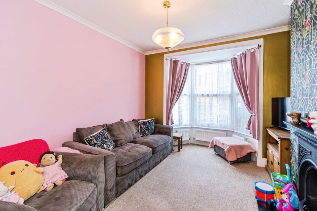 Property photo 3 of 16 Pbox-Img.Jpg