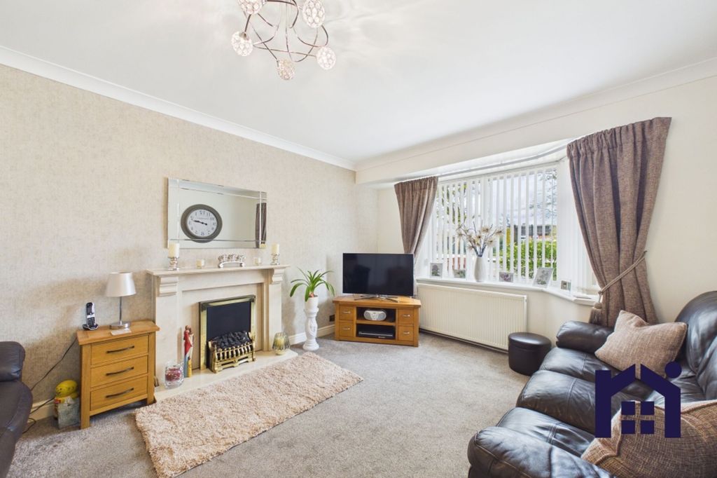 Property photo 2 of 21 Living Room