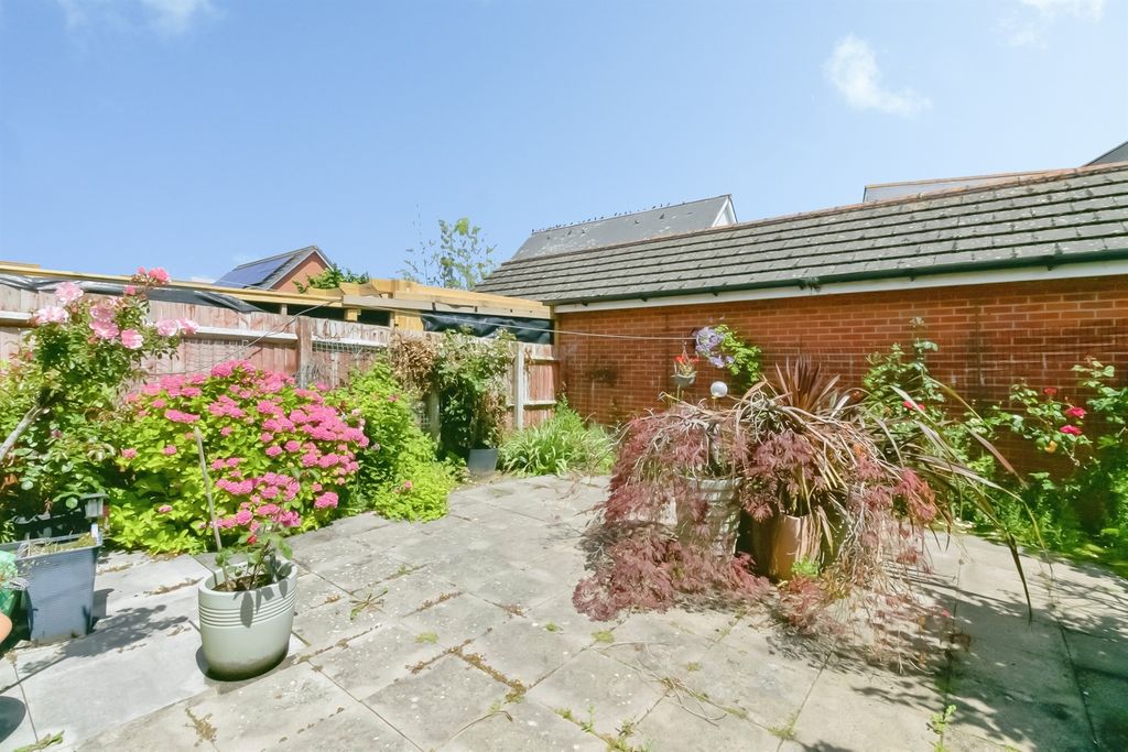 Property photo 3 of 18