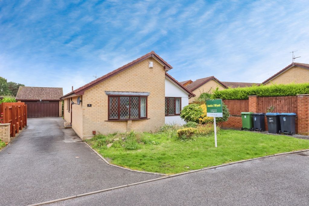 Property photo 1 of 17 Front