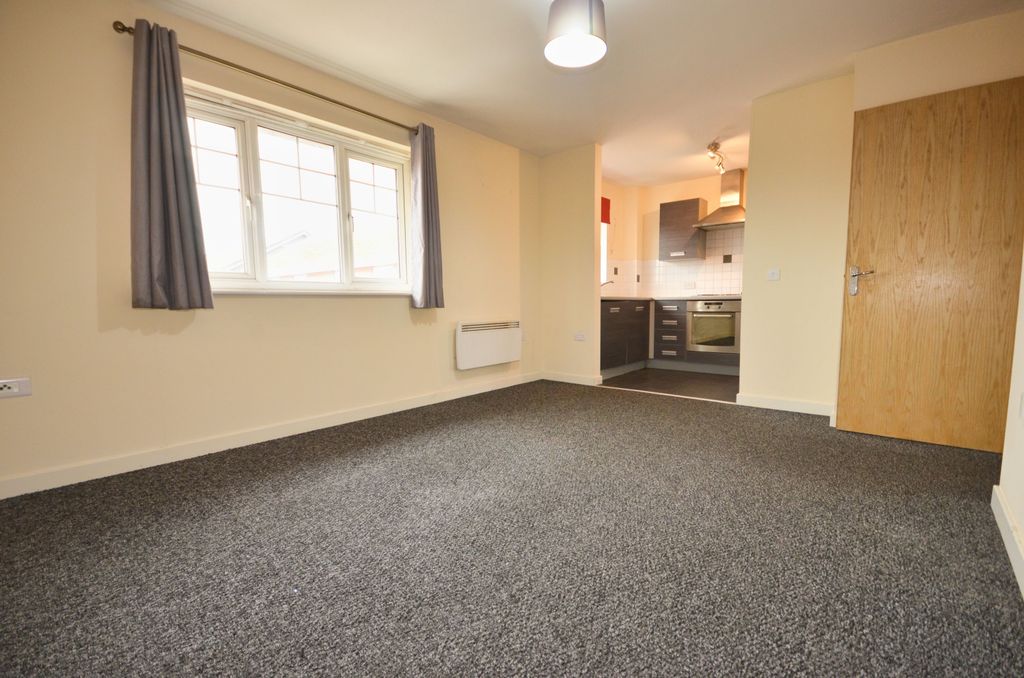 Property photo 2 of 12