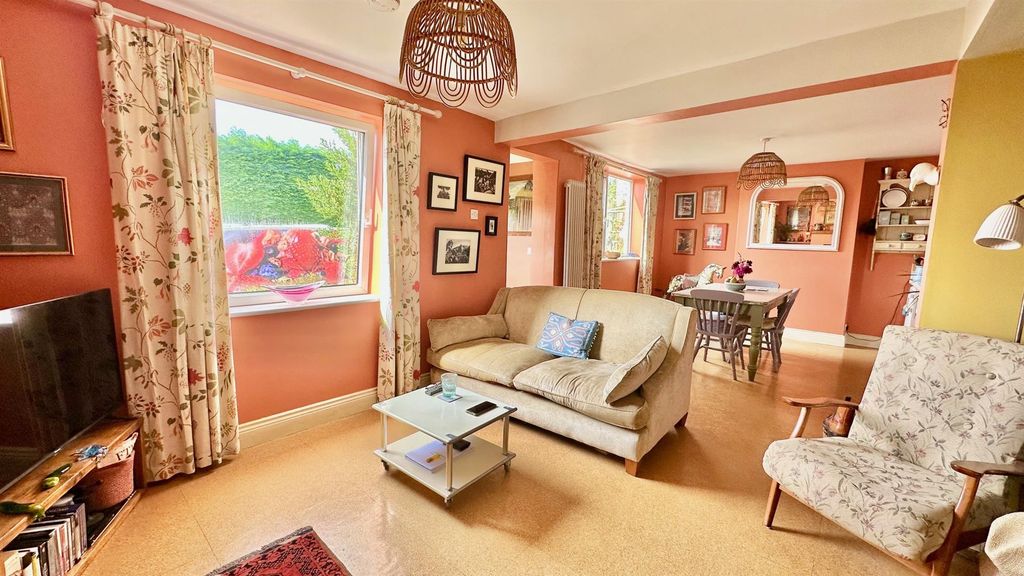 Property photo 2 of 29