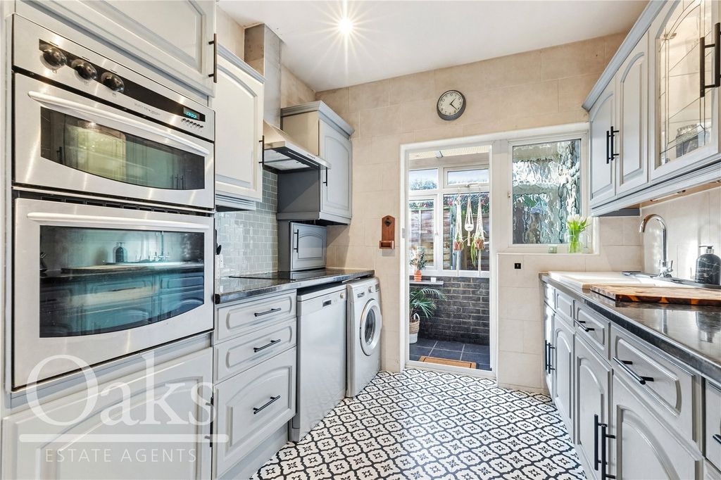 Property photo 3 of 11 Picture No. 02