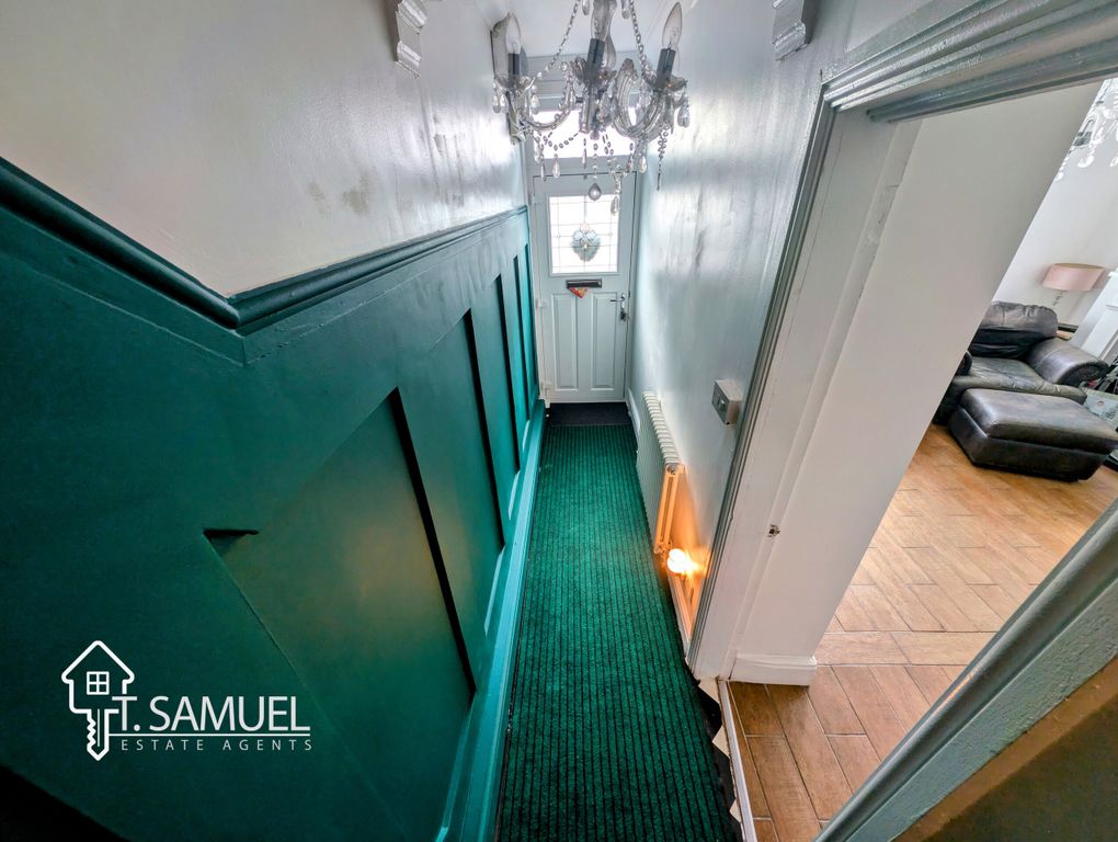 Property photo 2 of 22 Hallway