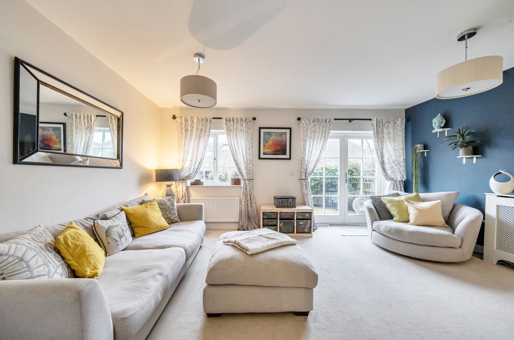 Property photo 2 of 20 1410596-18-698B4c...