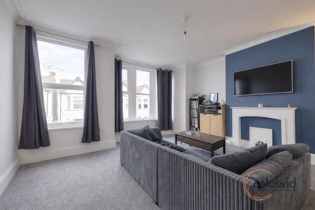 Property photo 3 of 8