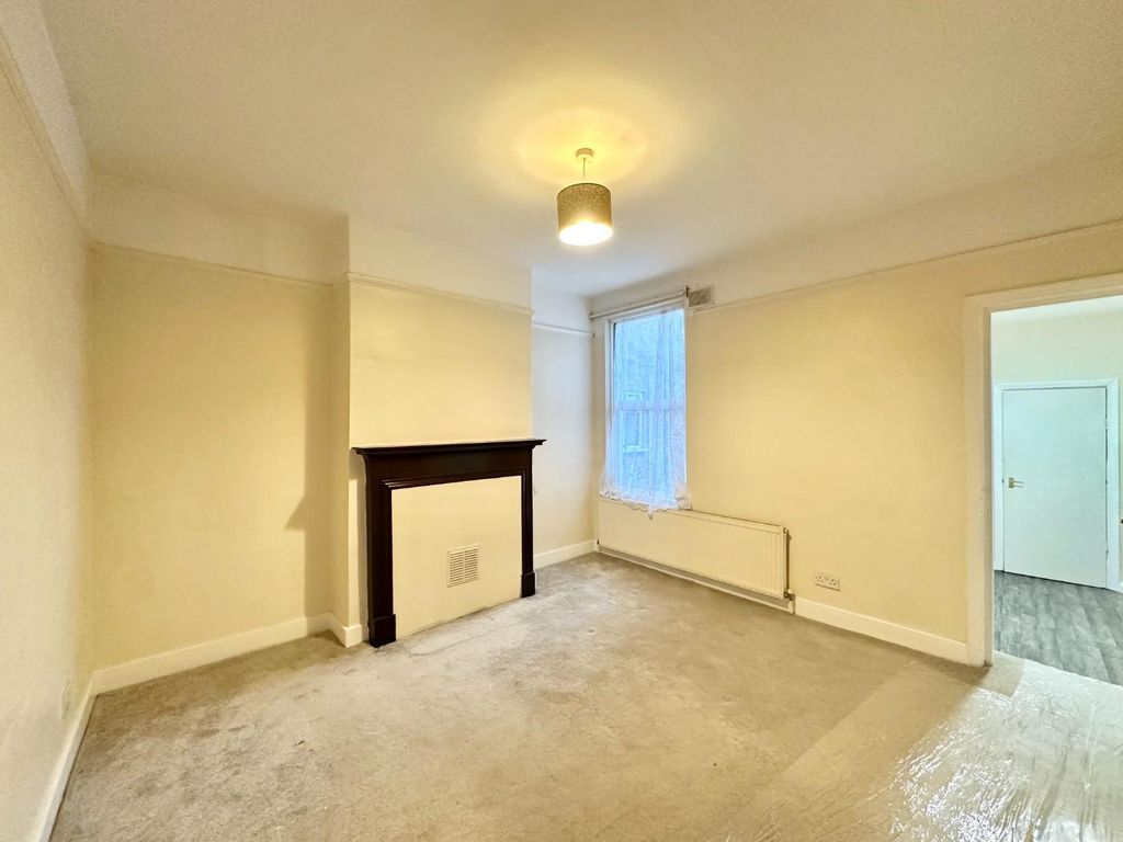 Property photo 2 of 13 Img_0251.Jpg