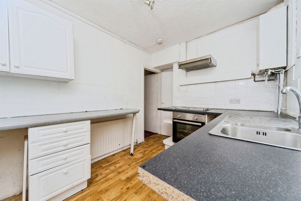 Property photo 3 of 9