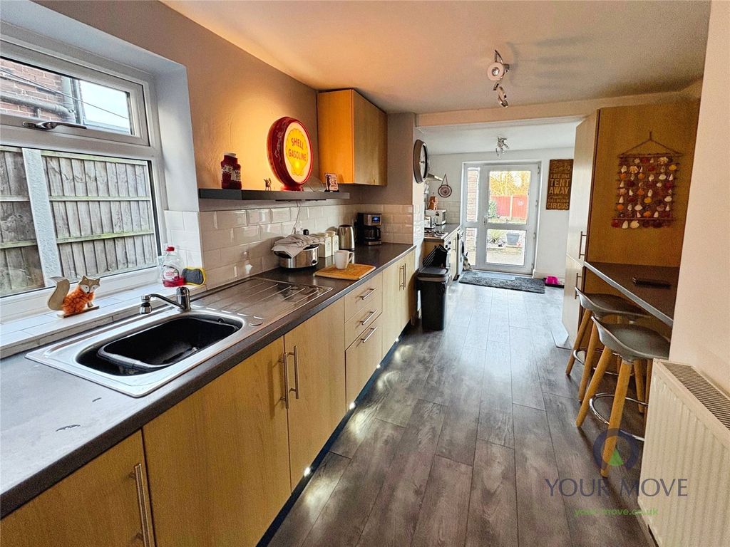 Property photo 3 of 15 Kitchen