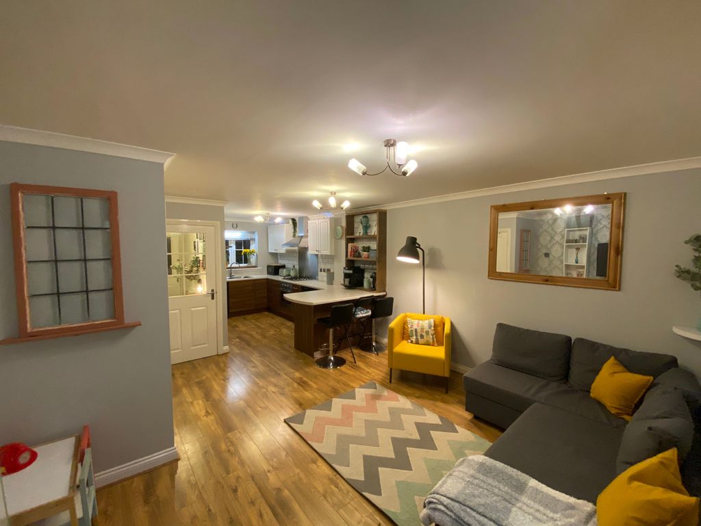 Property photo 2 of 18