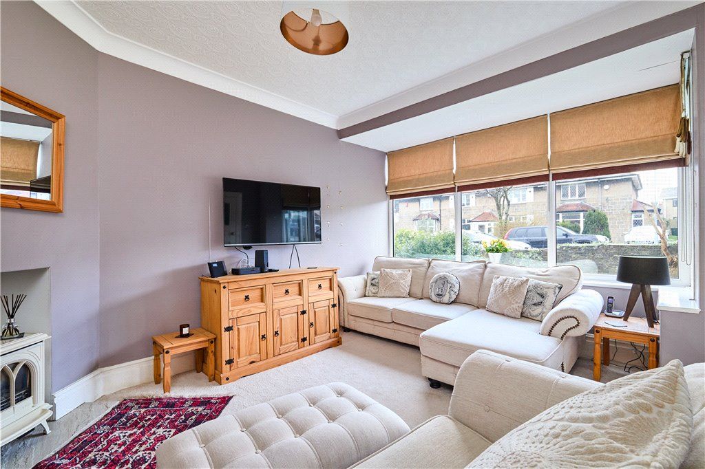 Property photo 3 of 21 Lounge