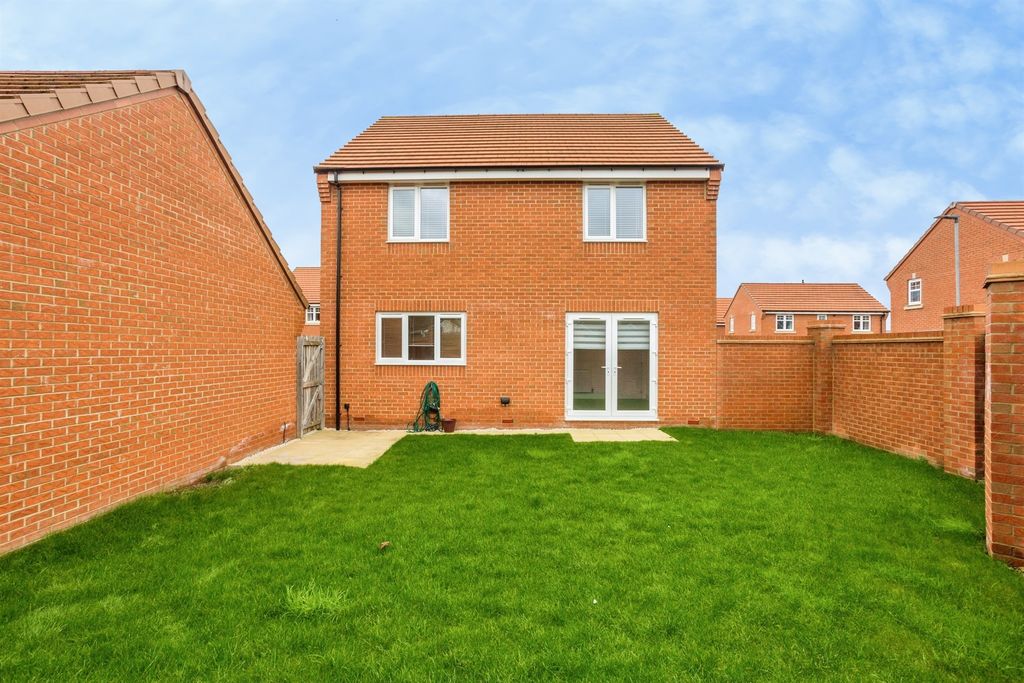 Property photo 2 of 18