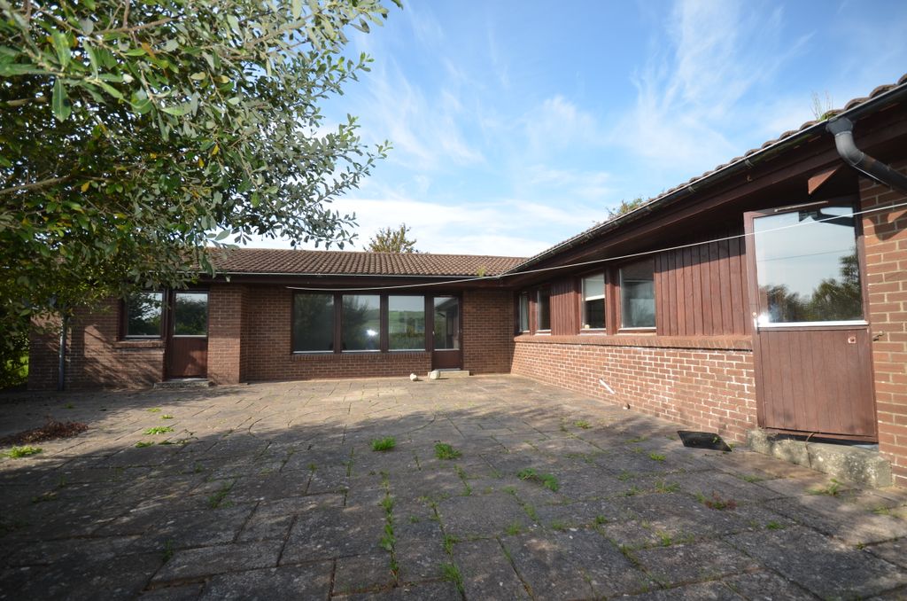 Property photo 1 of 18 Dsc_2011