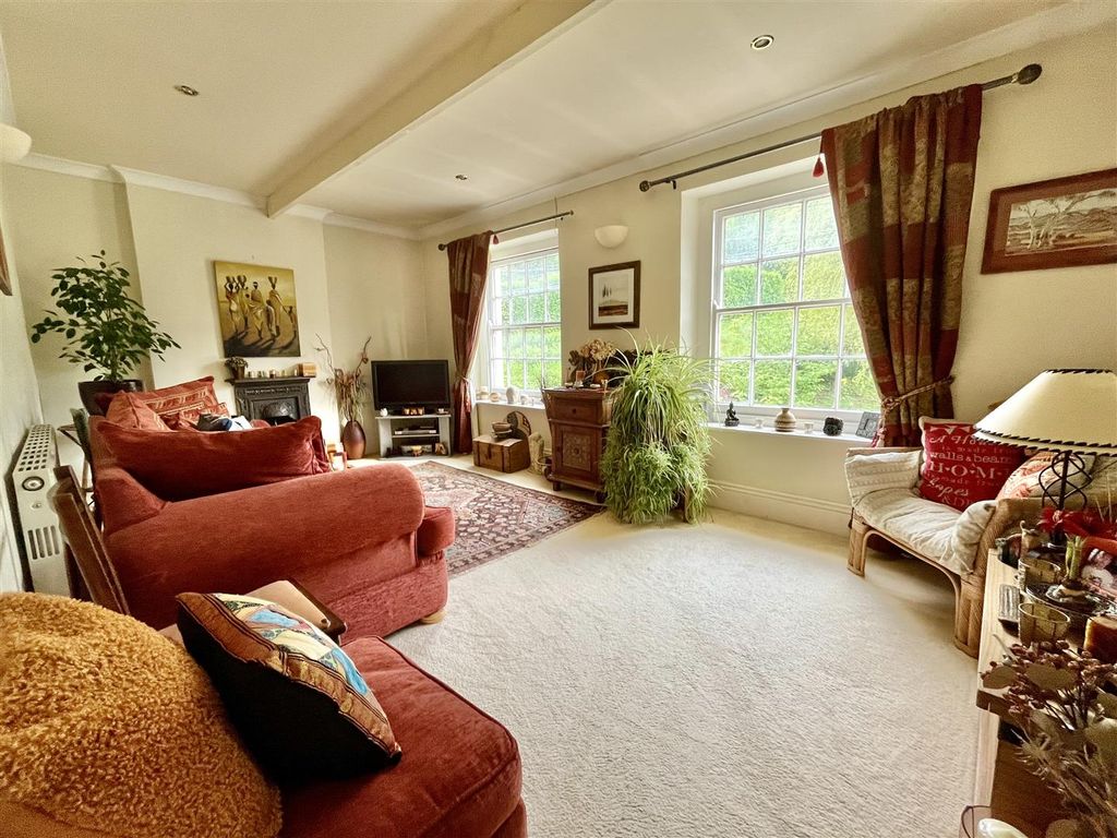 Property photo 3 of 26