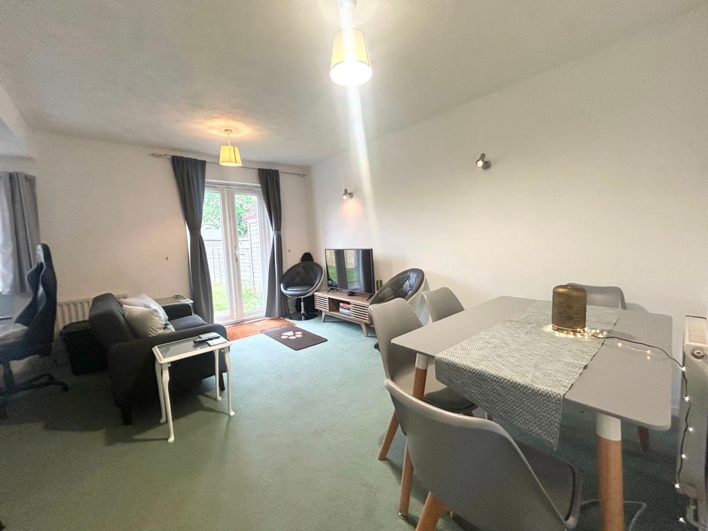 Property photo 3 of 8