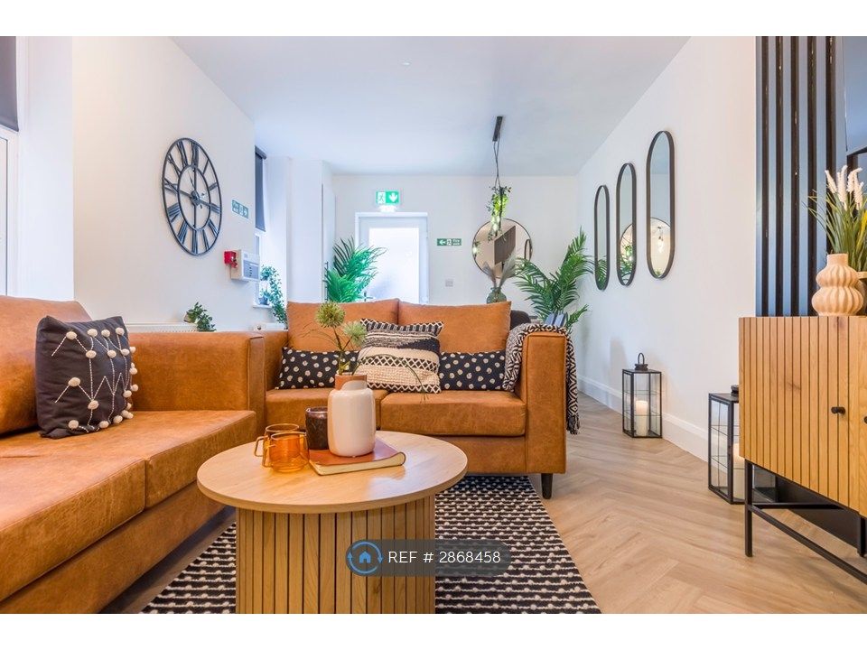 Property photo 2 of 31