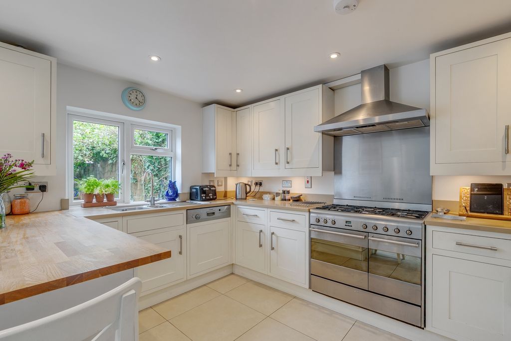 Property photo 3 of 18 Photo 13