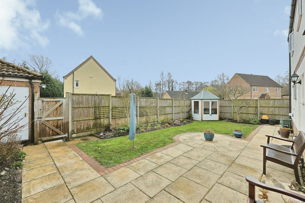 Property photo 2 of 20