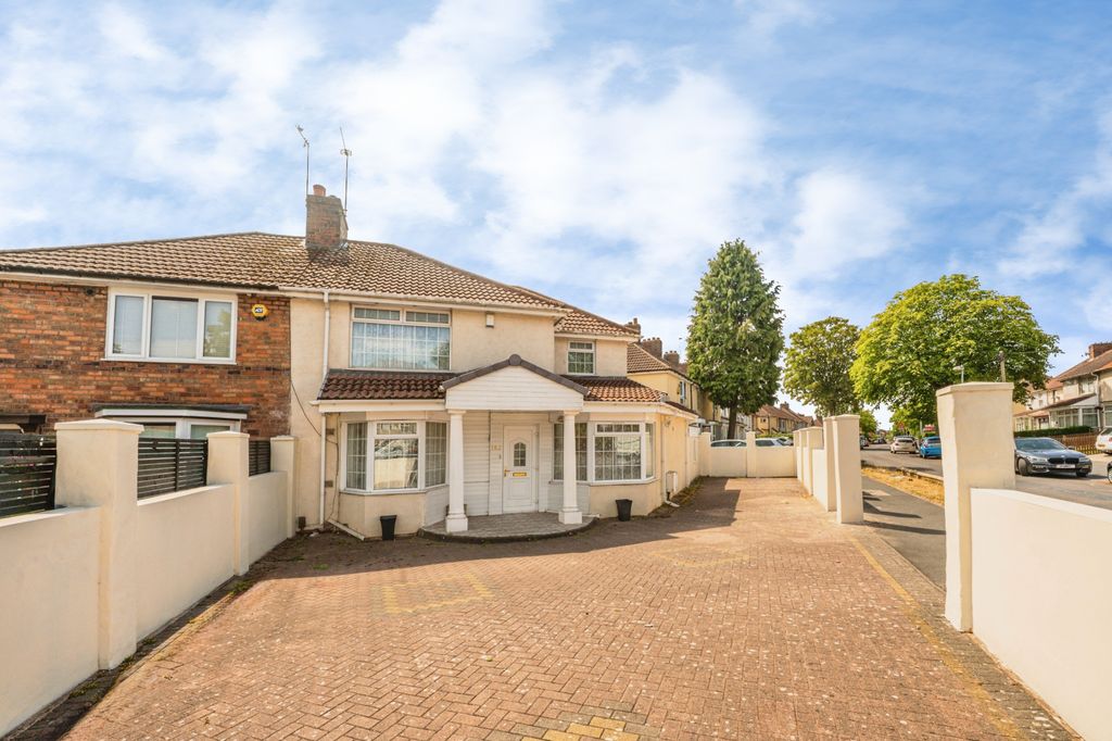 Property photo 1 of 38 4