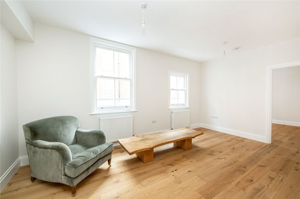 Property photo 3 of 6 Living Room