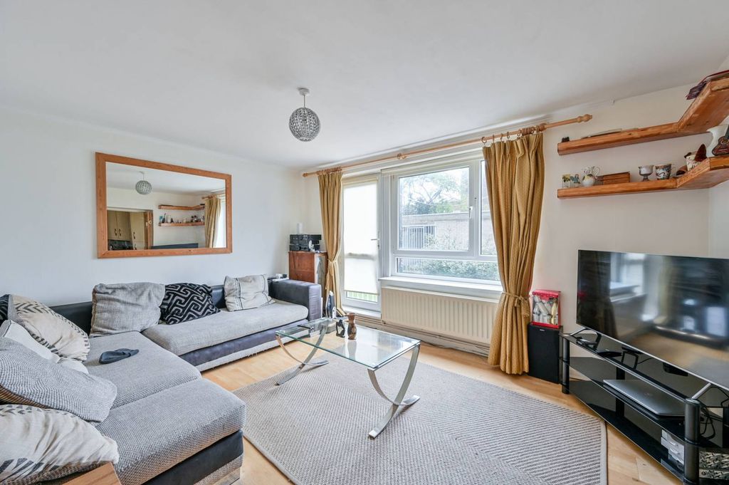 Property photo 1 of 6