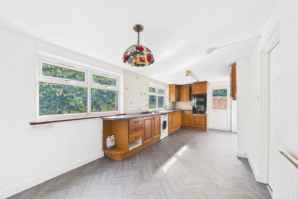 Property photo 3 of 15 Kitchen