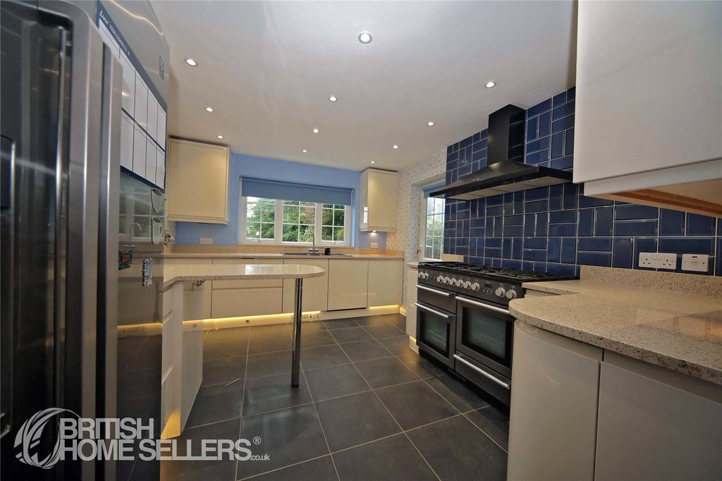 Property photo 3 of 22 Picture No. 19