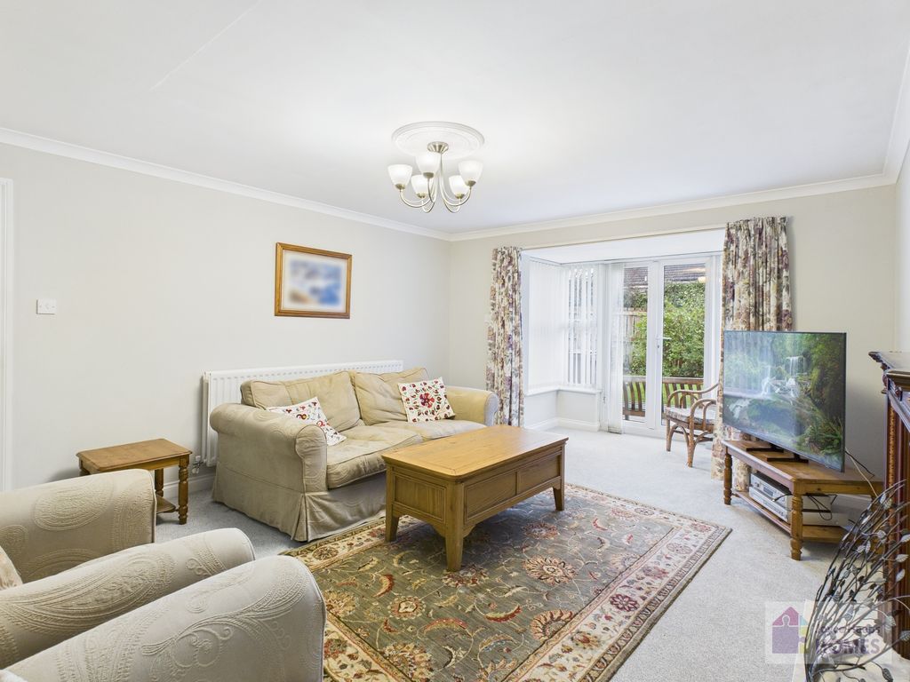 Property photo 2 of 33