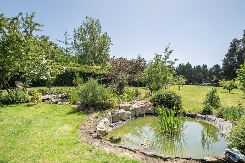 Property photo 1 of 21