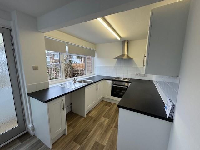 Property photo 1 of 17 Kitchen / Diner