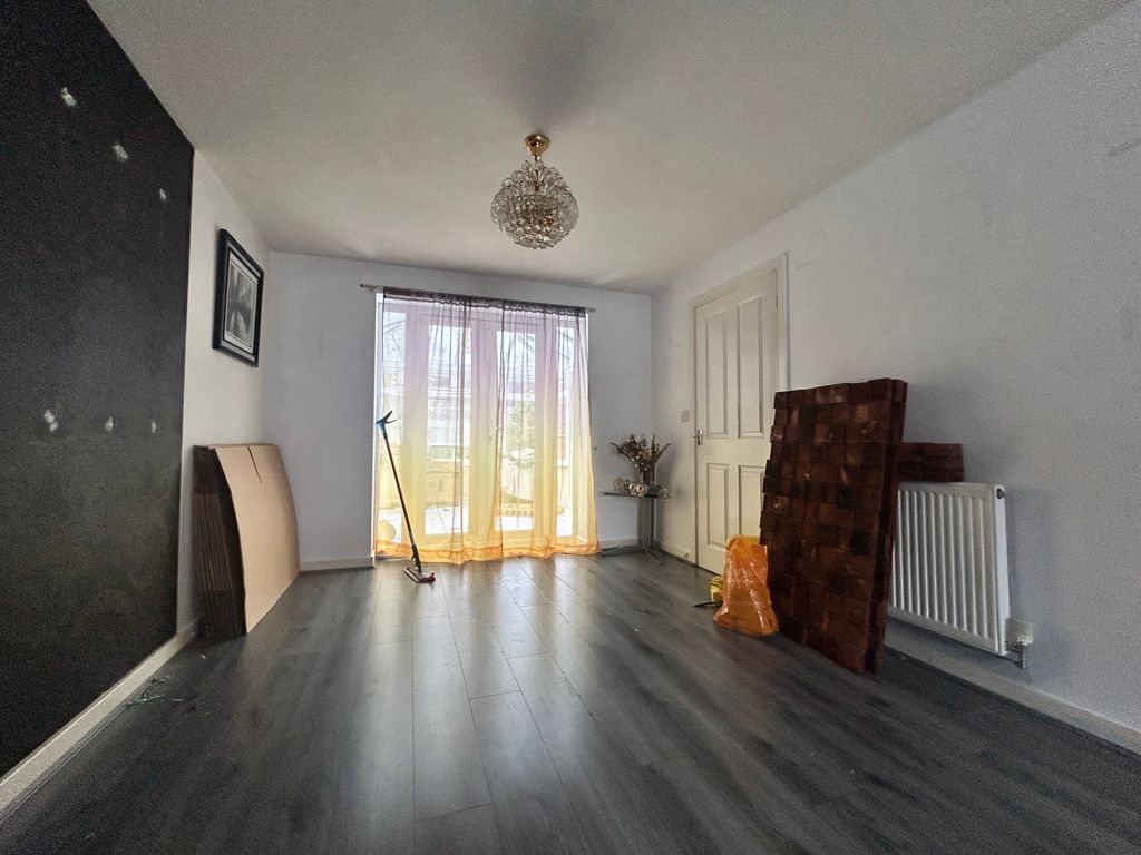 Property photo 3 of 17 Image