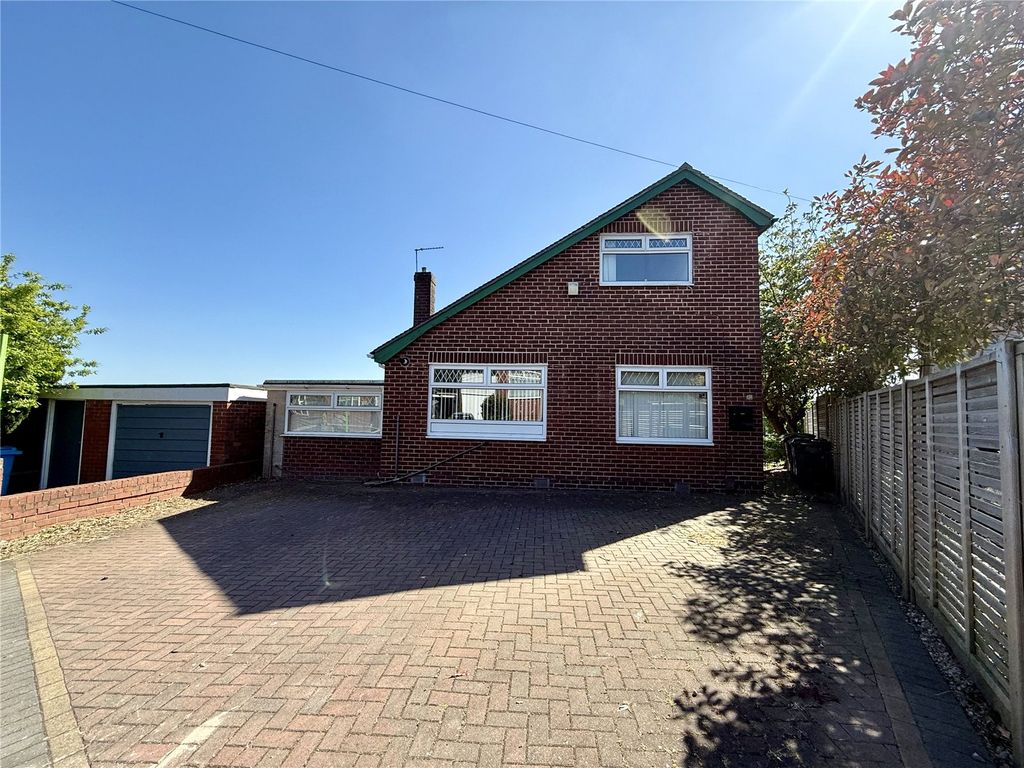 Property photo 1 of 17 Front External
