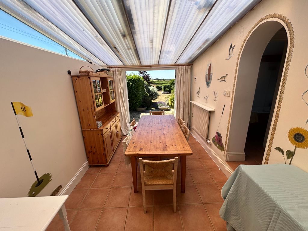 Property photo 3 of 9 Conservatory