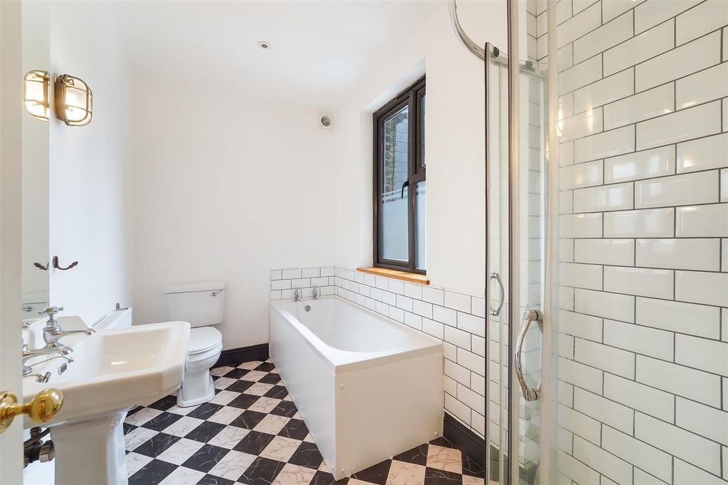 Property photo 2 of 11 Bathroom.Jpg