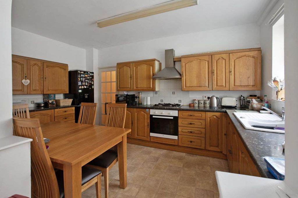 Property photo 2 of 20 Flat 1