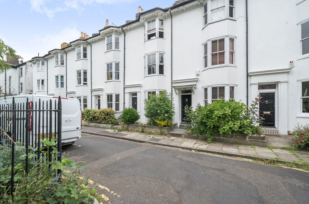 Property photo 1 of 16 1465075-21-6A073d...