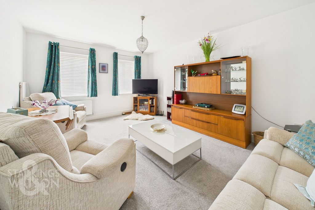 Property photo 2 of 24