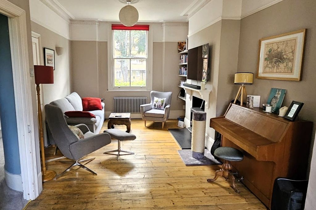 Property photo 2 of 8 Image