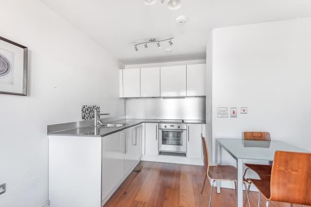 Property photo 1 of 10 Kitchen