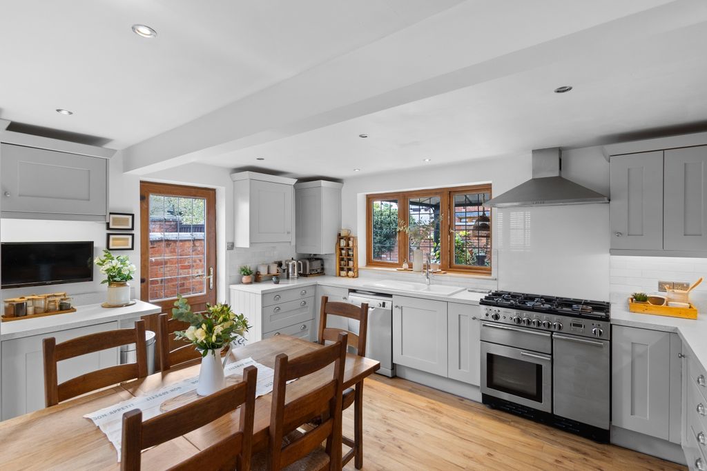 Property photo 3 of 14 Kitchen Diner 2