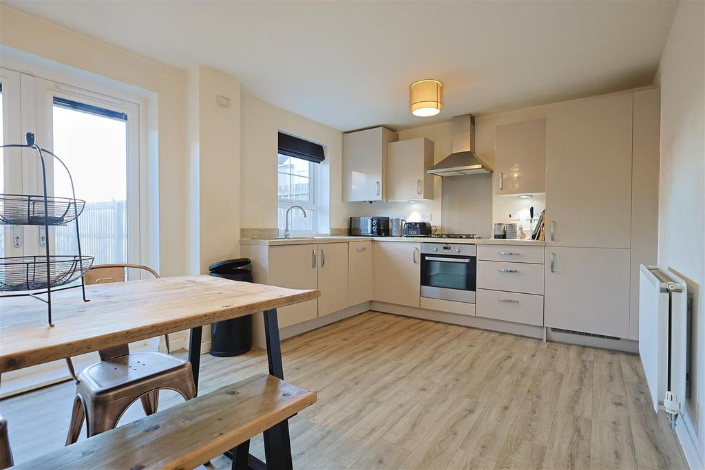 Property photo 2 of 21 6Cdfd056-679B-45E3-A1C4-8D4C5Ae4A547_1_201_A.Jpeg