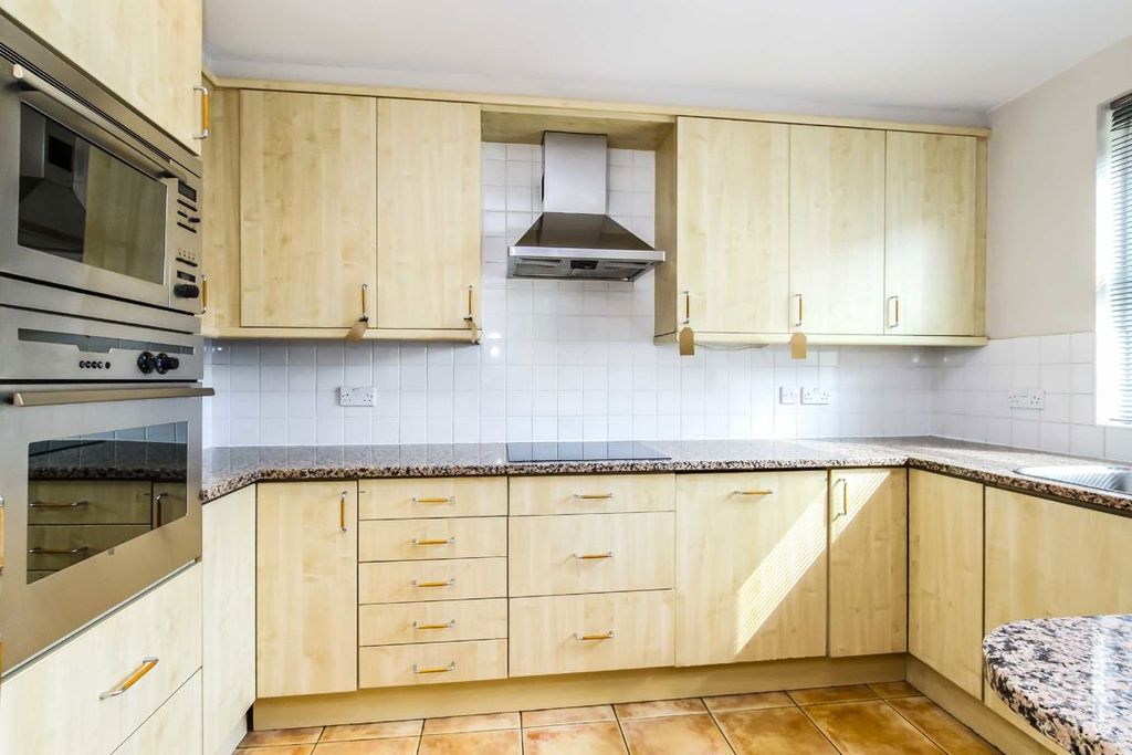Property photo 3 of 7