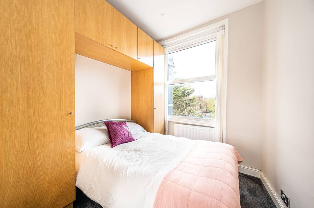 Property photo 3 of 5