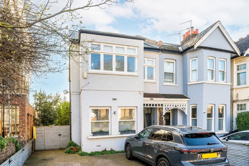 Property photo 1 of 7