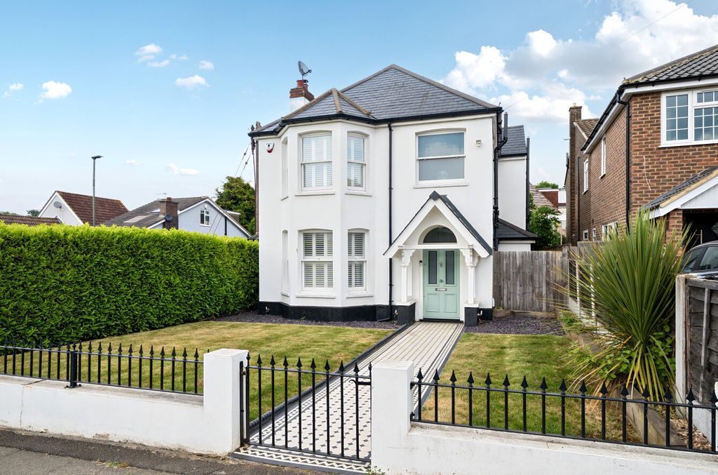 Property photo 1 of 23 1296488-1-682E00c...